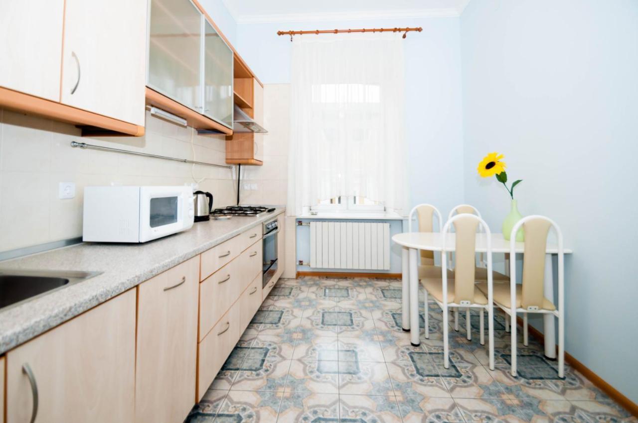 Apartments In The Center On Shota Rustaveli Kyiv Exterior foto
