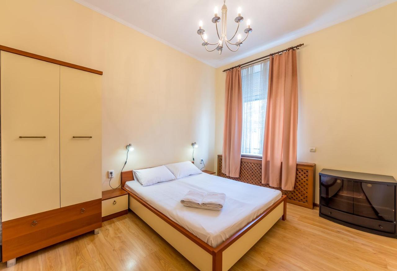 Apartments In The Center On Shota Rustaveli Kyiv Exterior foto